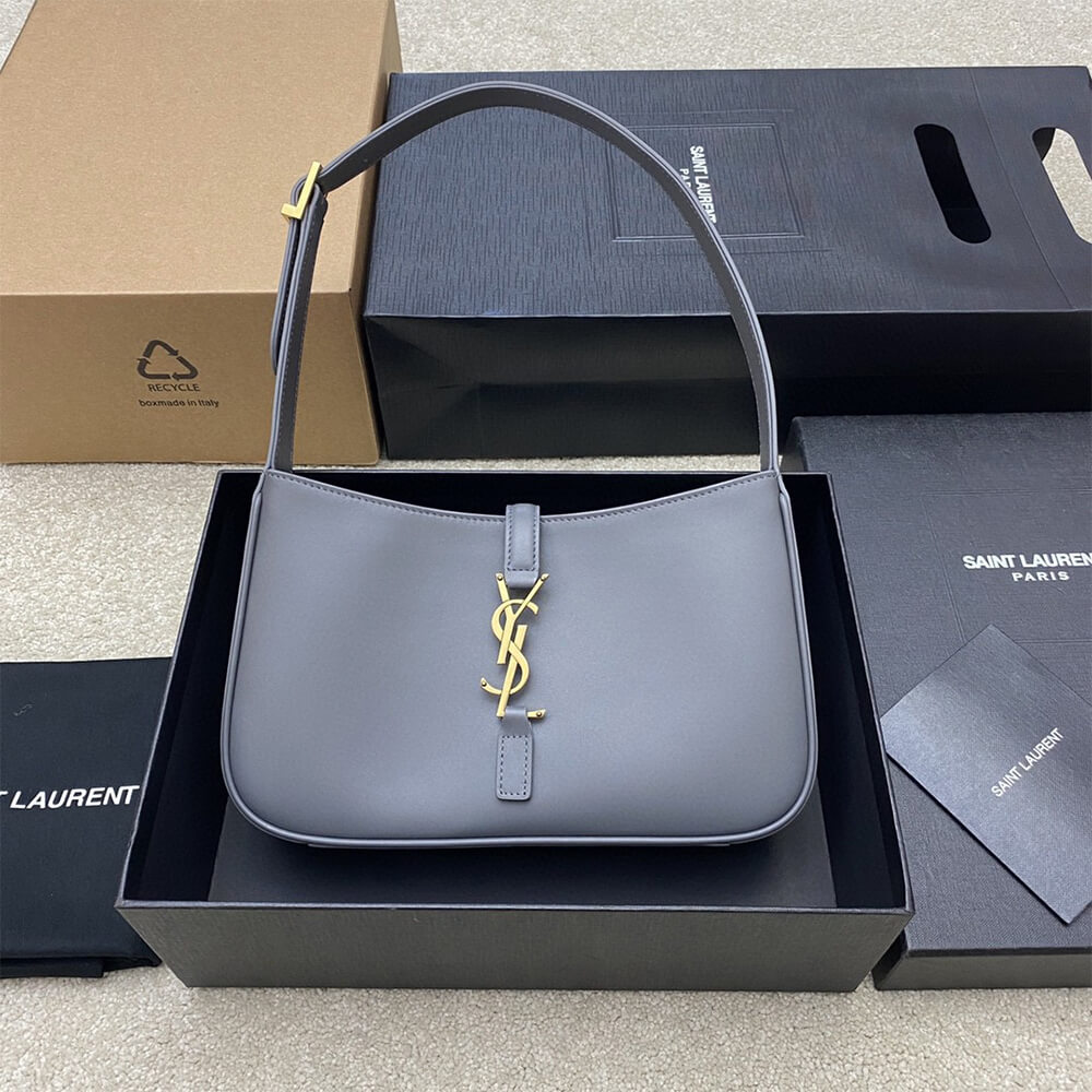 YSL le 5 a 7 in smooth leather